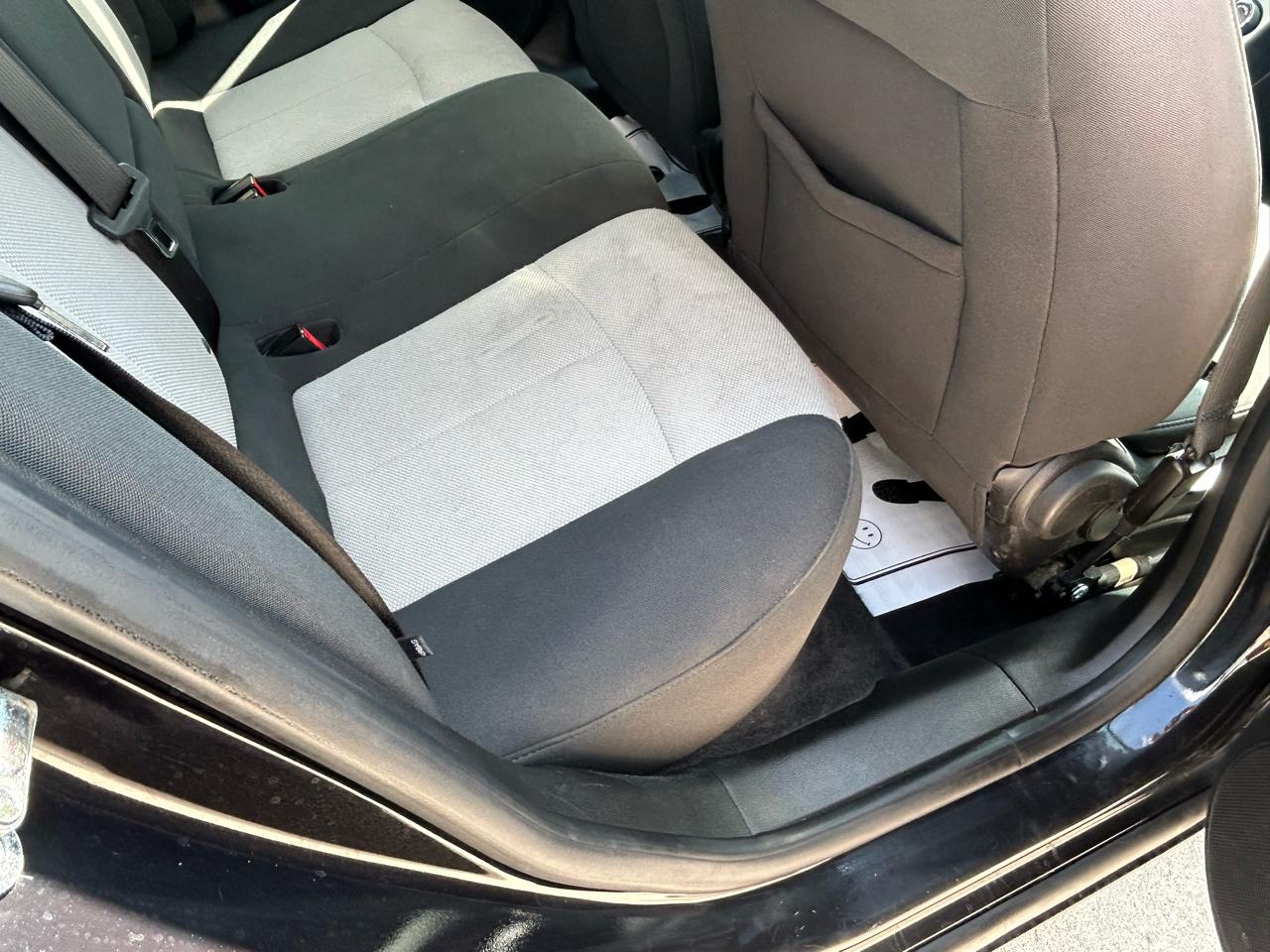 Chevrolet Cruze 4dr Sdn LS 2011