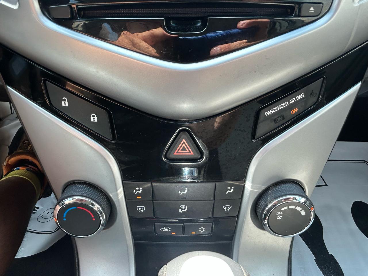 Chevrolet Cruze 4dr Sdn LS 2011