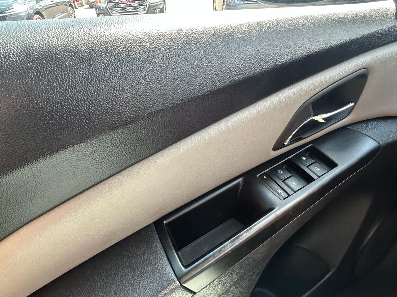 Chevrolet Cruze 4dr Sdn LS 2011