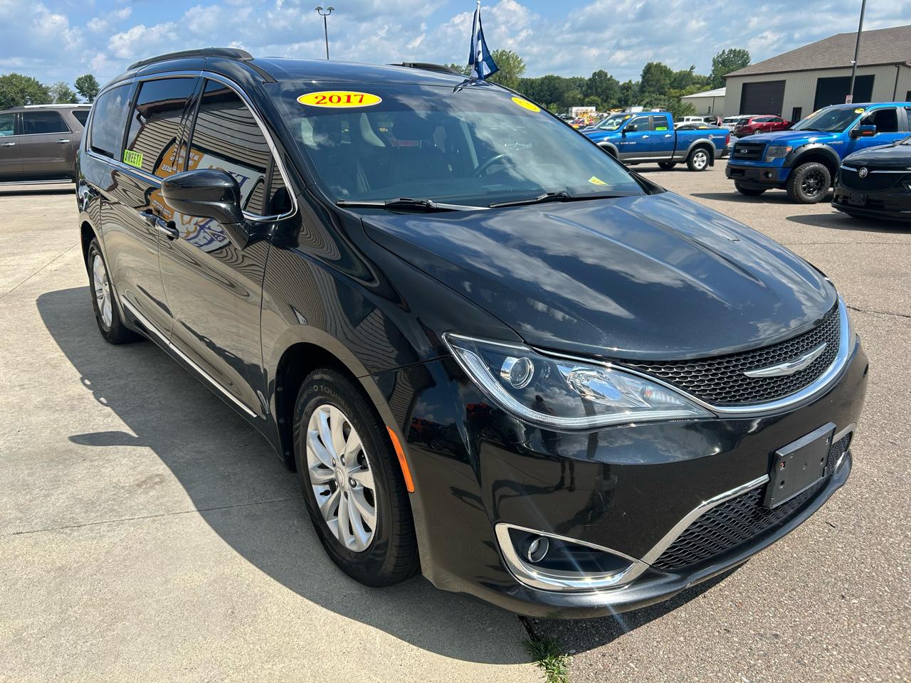 Chrysler Pacifica Touring-L FWD 2017