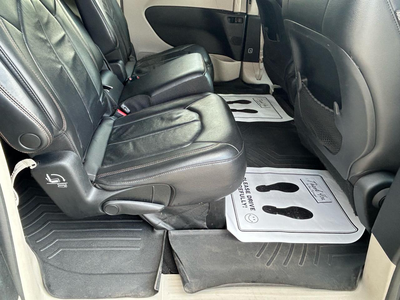 Chrysler Pacifica Touring-L FWD 2017
