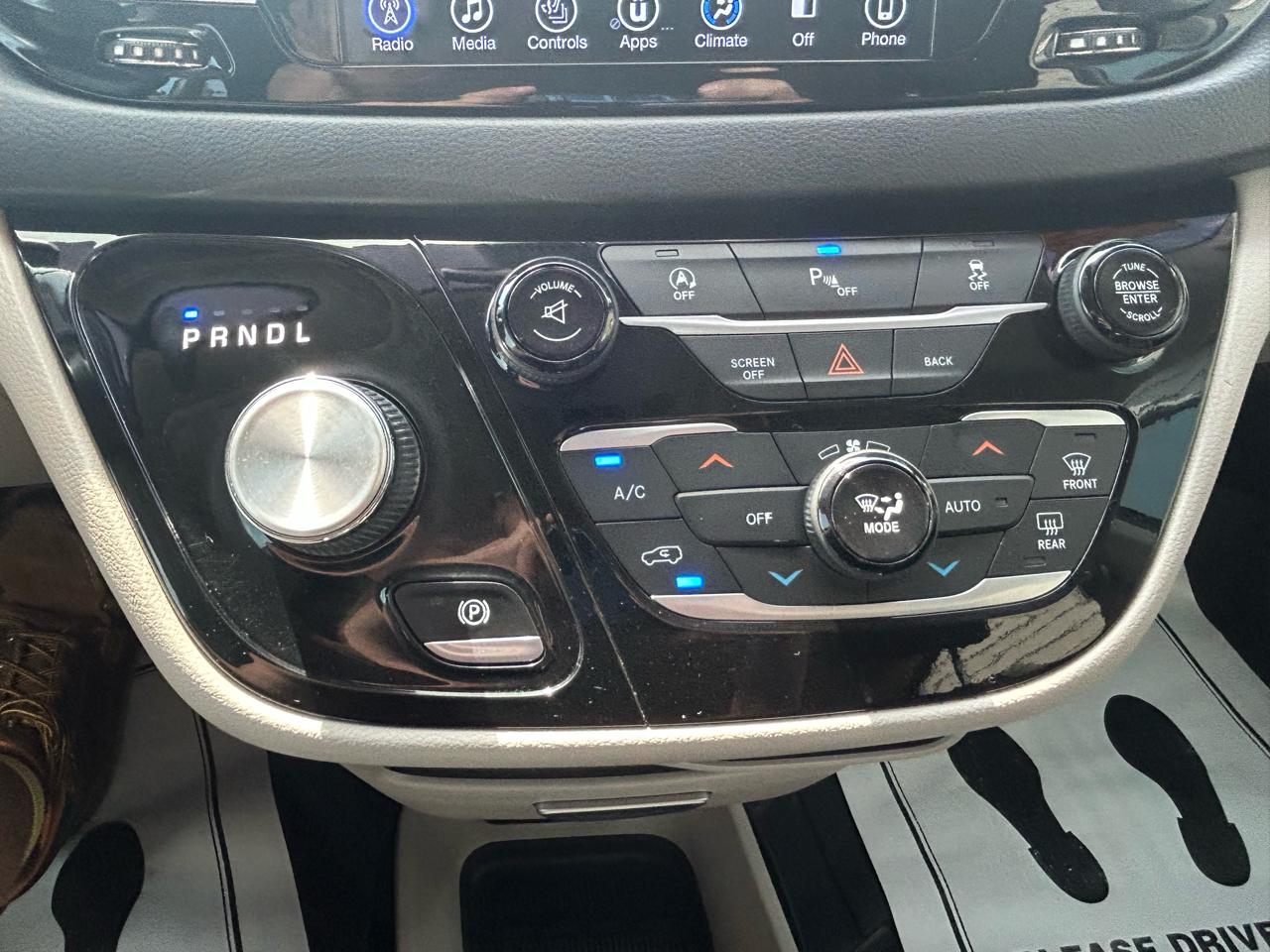 Chrysler Pacifica Touring-L FWD 2017