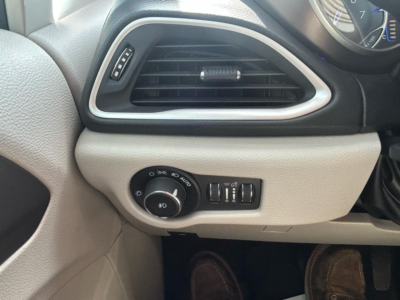 Chrysler Pacifica Touring-L FWD 2017