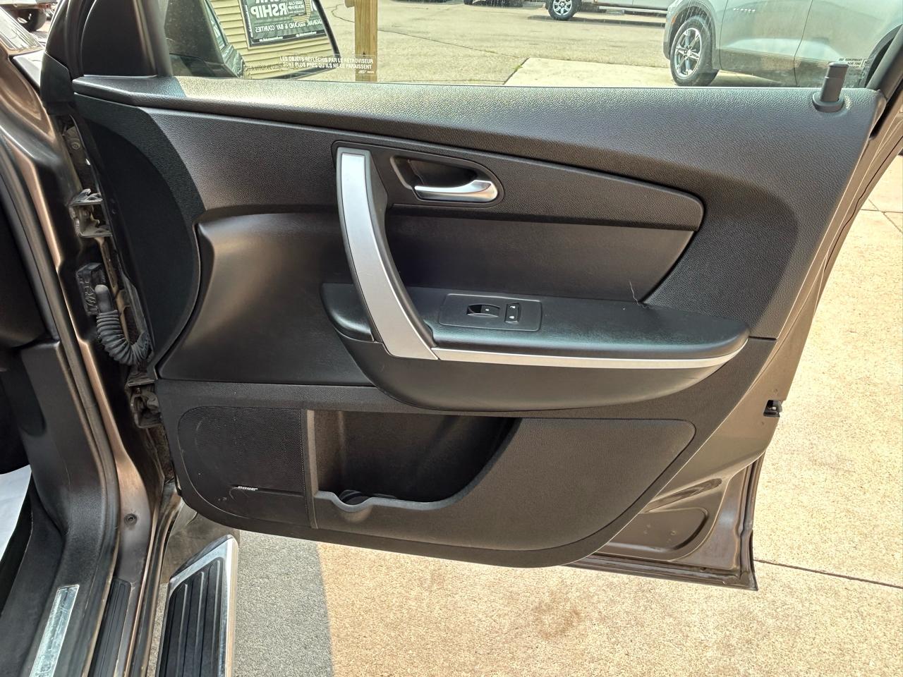 GMC Acadia AWD 4dr SLT2 2012