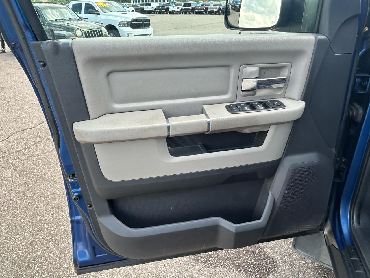 RAM 1500 4WD Quad Cab 140.5" Outdoorsman 2011