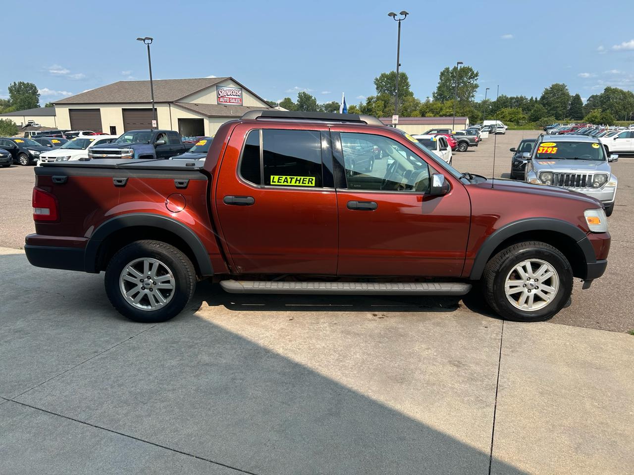 Ford Explorer Sport Trac 4WD 4dr V8 XLT 2010