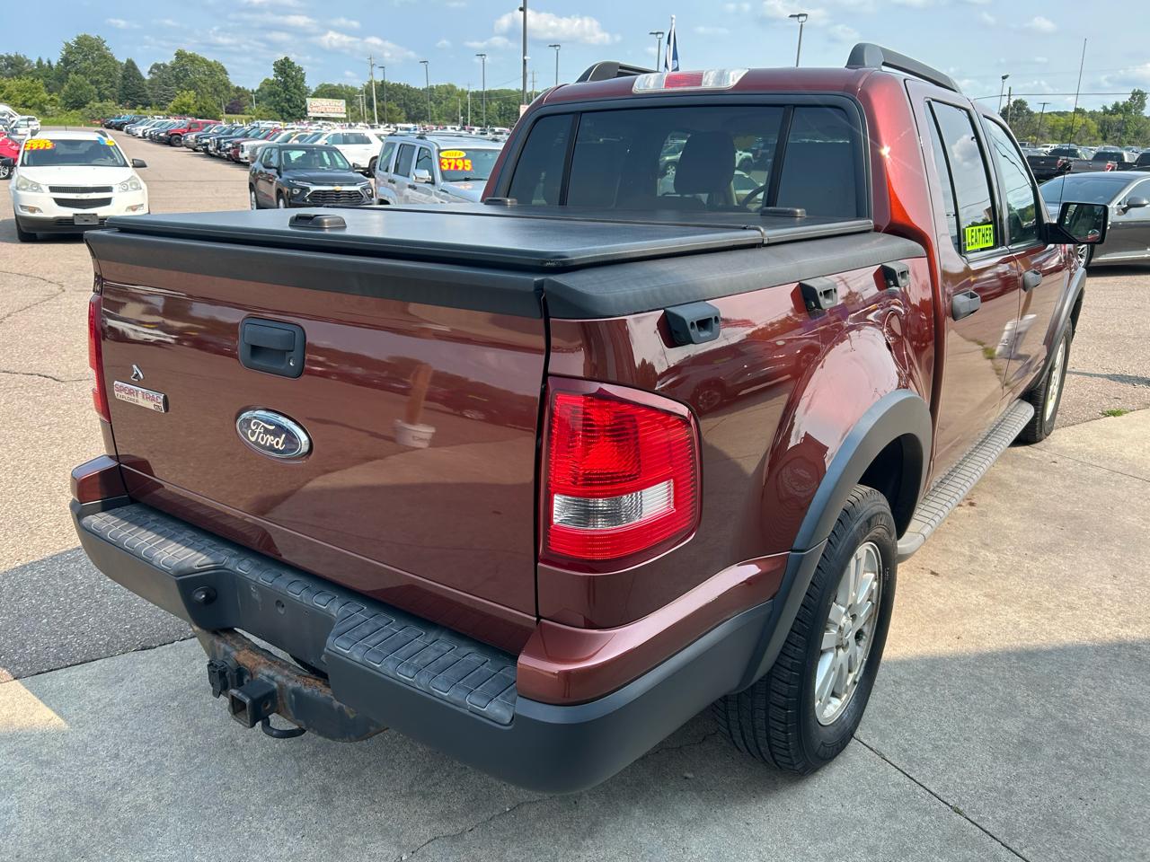 Ford Explorer Sport Trac 4WD 4dr V8 XLT 2010