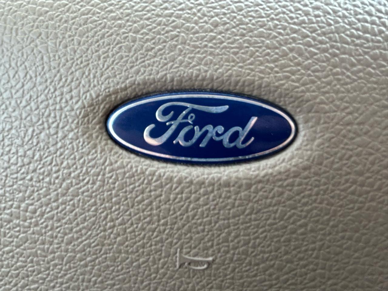 Ford Explorer Sport Trac 4WD 4dr V8 XLT 2010