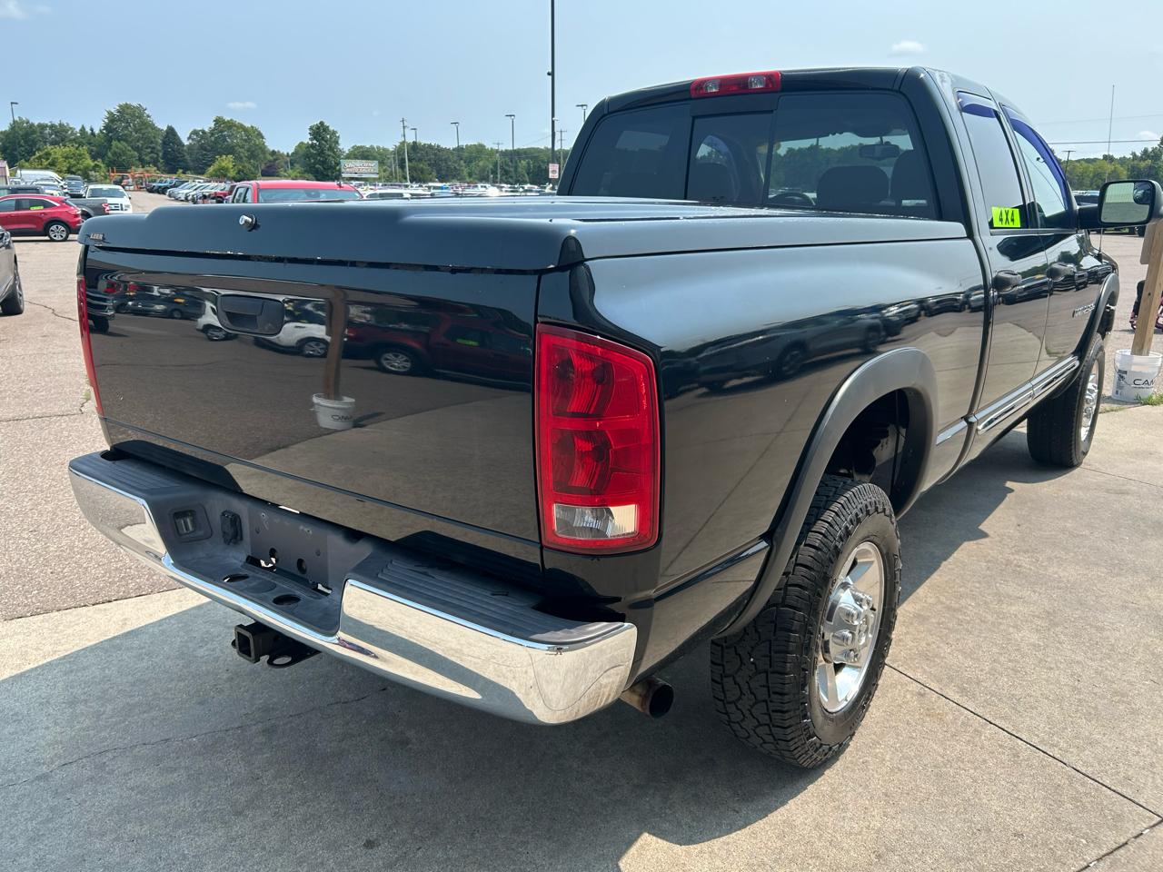 Dodge Ram 2500 4dr Quad Cab 140.5" WB 4WD SLT 2004