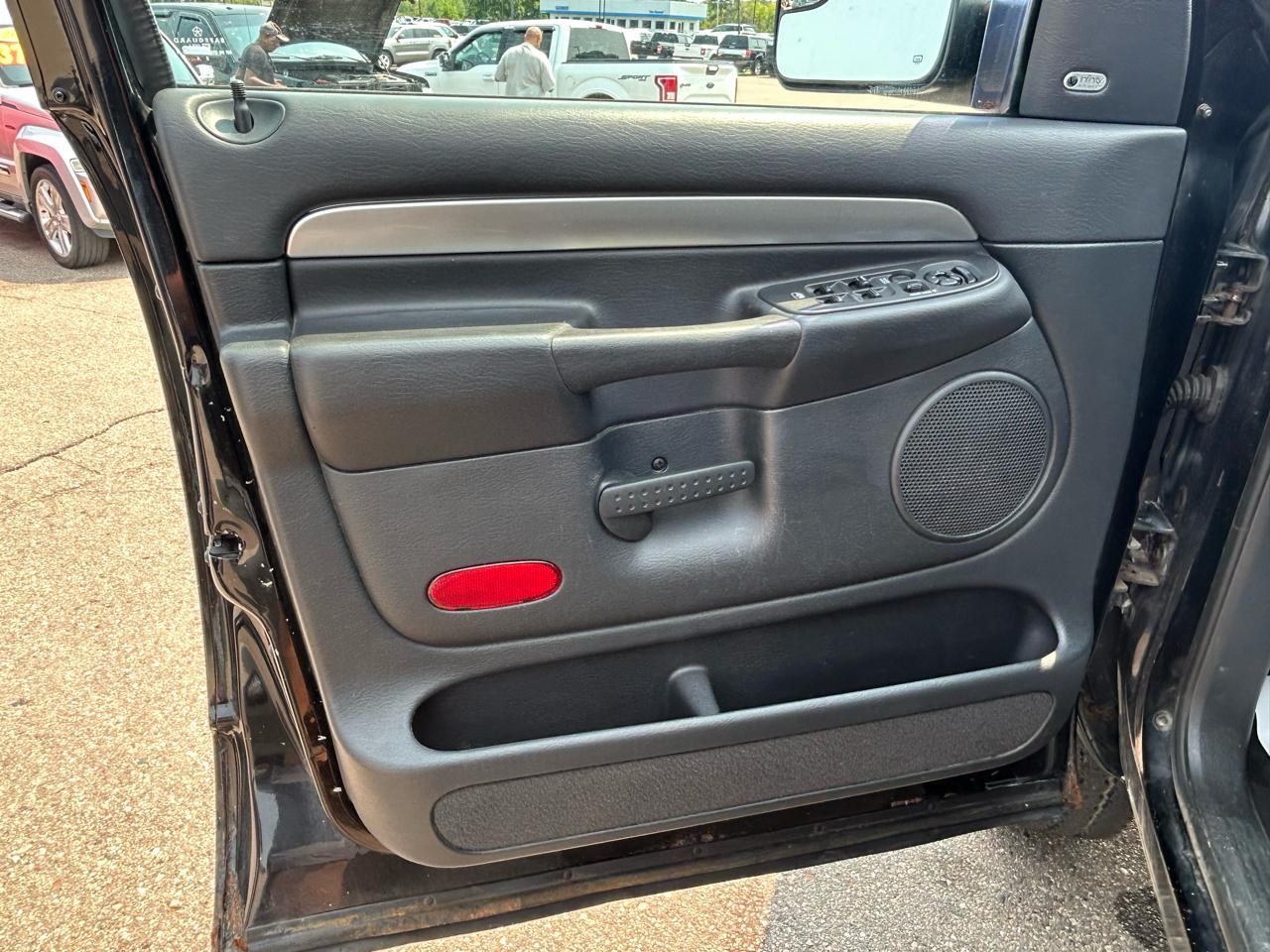 Dodge Ram 2500 4dr Quad Cab 140.5" WB 4WD SLT 2004