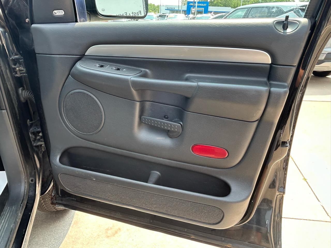 Dodge Ram 2500 4dr Quad Cab 140.5" WB 4WD SLT 2004