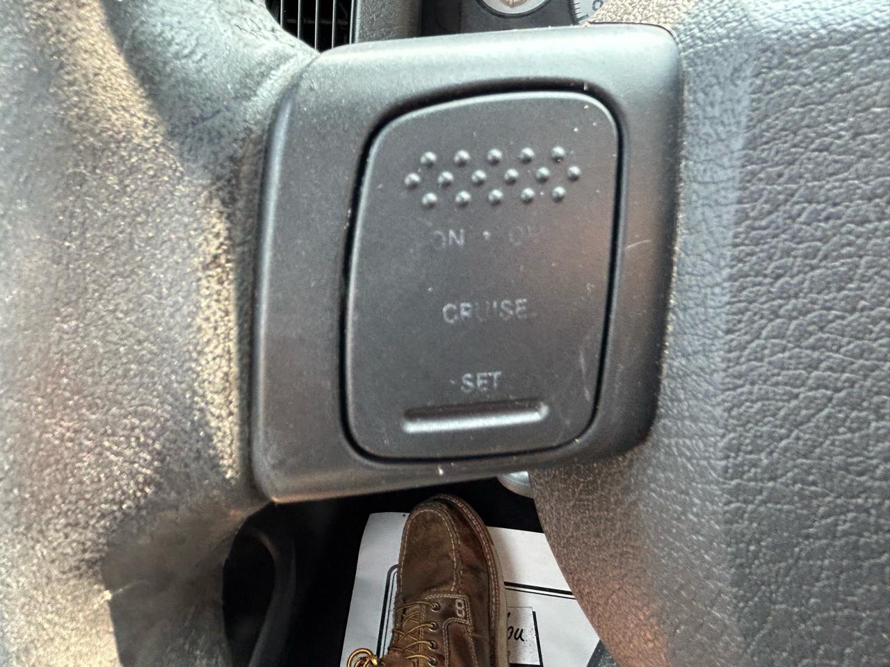 Dodge Ram 2500 4dr Quad Cab 140.5" WB 4WD SLT 2004