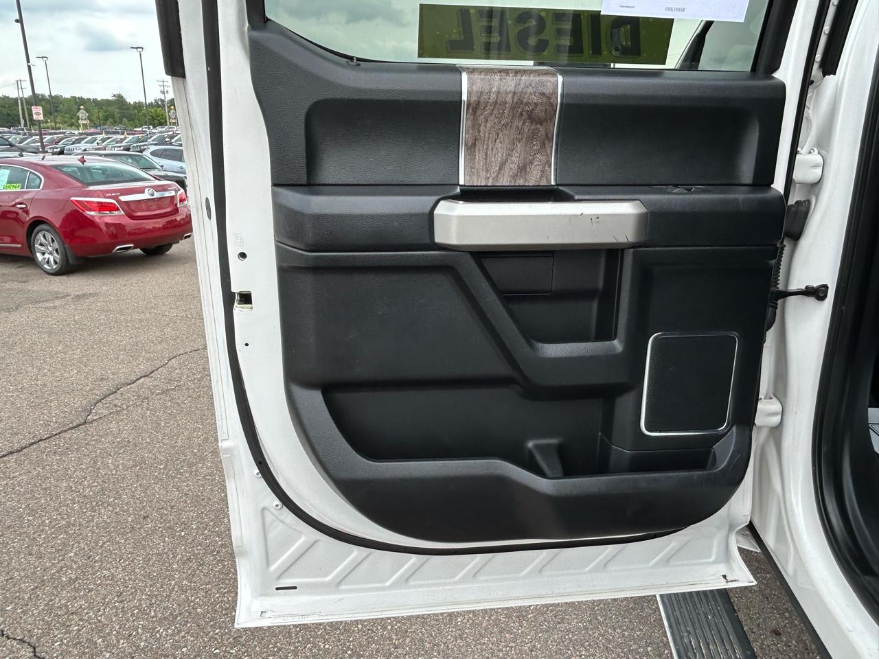 Ford Super Duty F-250 SRW Lariat 4WD Crew Cab 6.75' Box 2019