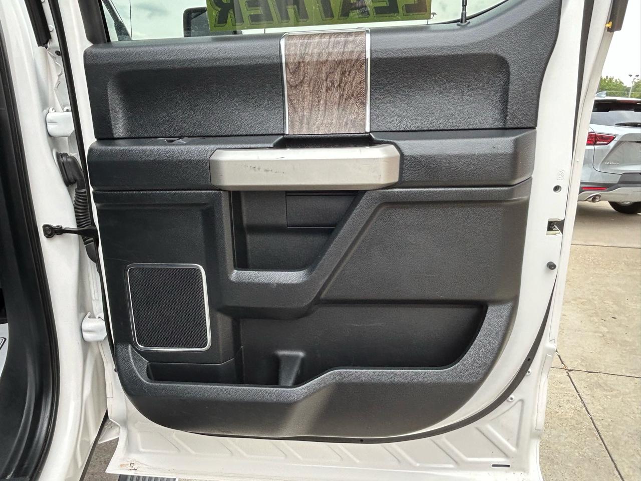 Ford Super Duty F-250 SRW Lariat 4WD Crew Cab 6.75' Box 2019