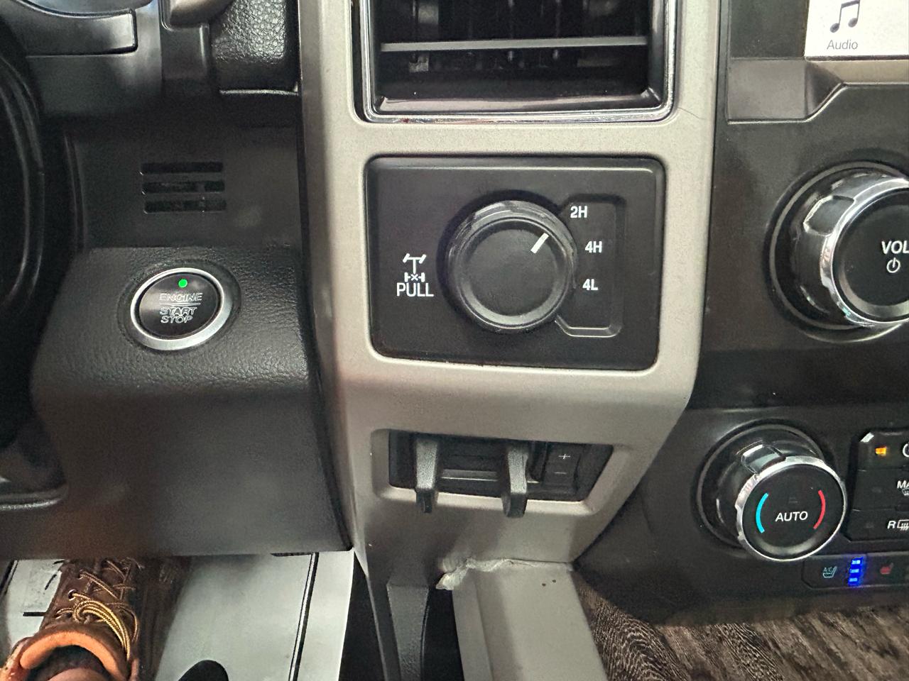 Ford Super Duty F-250 SRW Lariat 4WD Crew Cab 6.75' Box 2019