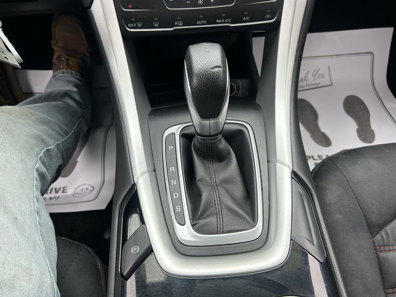Ford Fusion 4dr Sdn SE AWD 2015