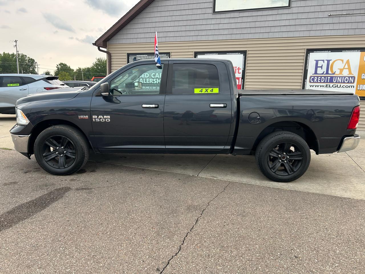 RAM 1500 4WD Crew Cab 140.5" Big Horn 2016