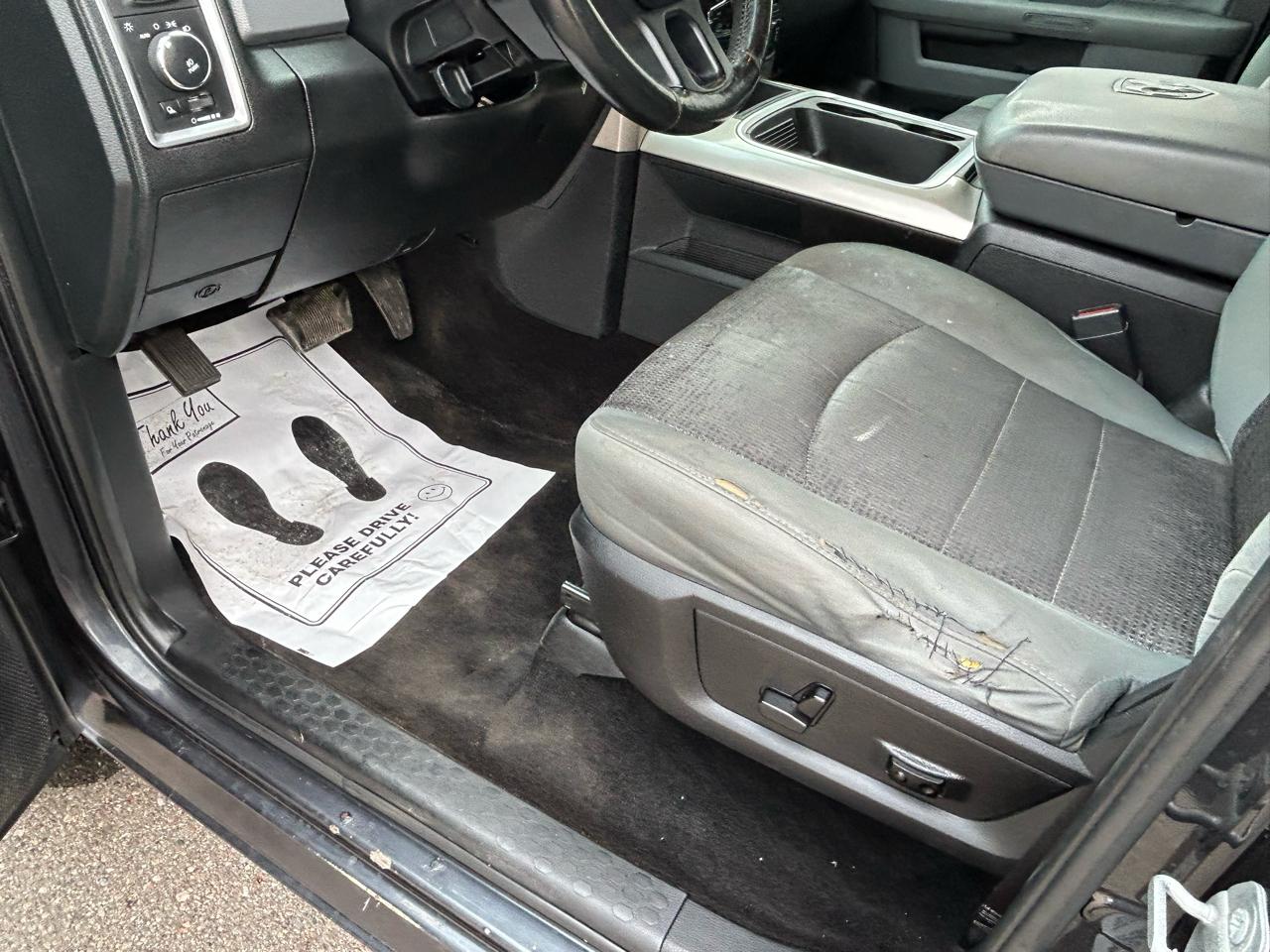 RAM 1500 4WD Crew Cab 140.5" Big Horn 2016