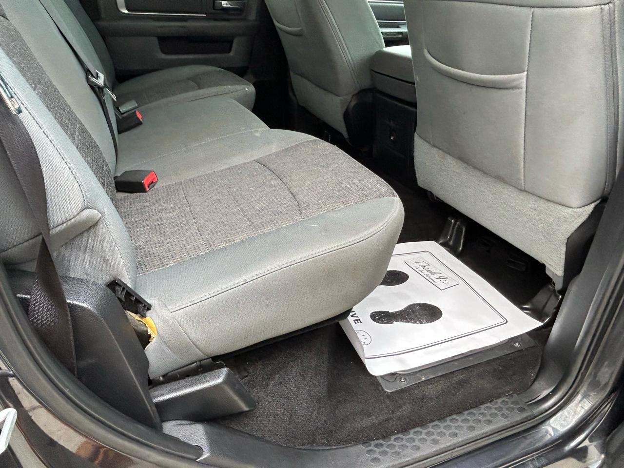RAM 1500 4WD Crew Cab 140.5" Big Horn 2016