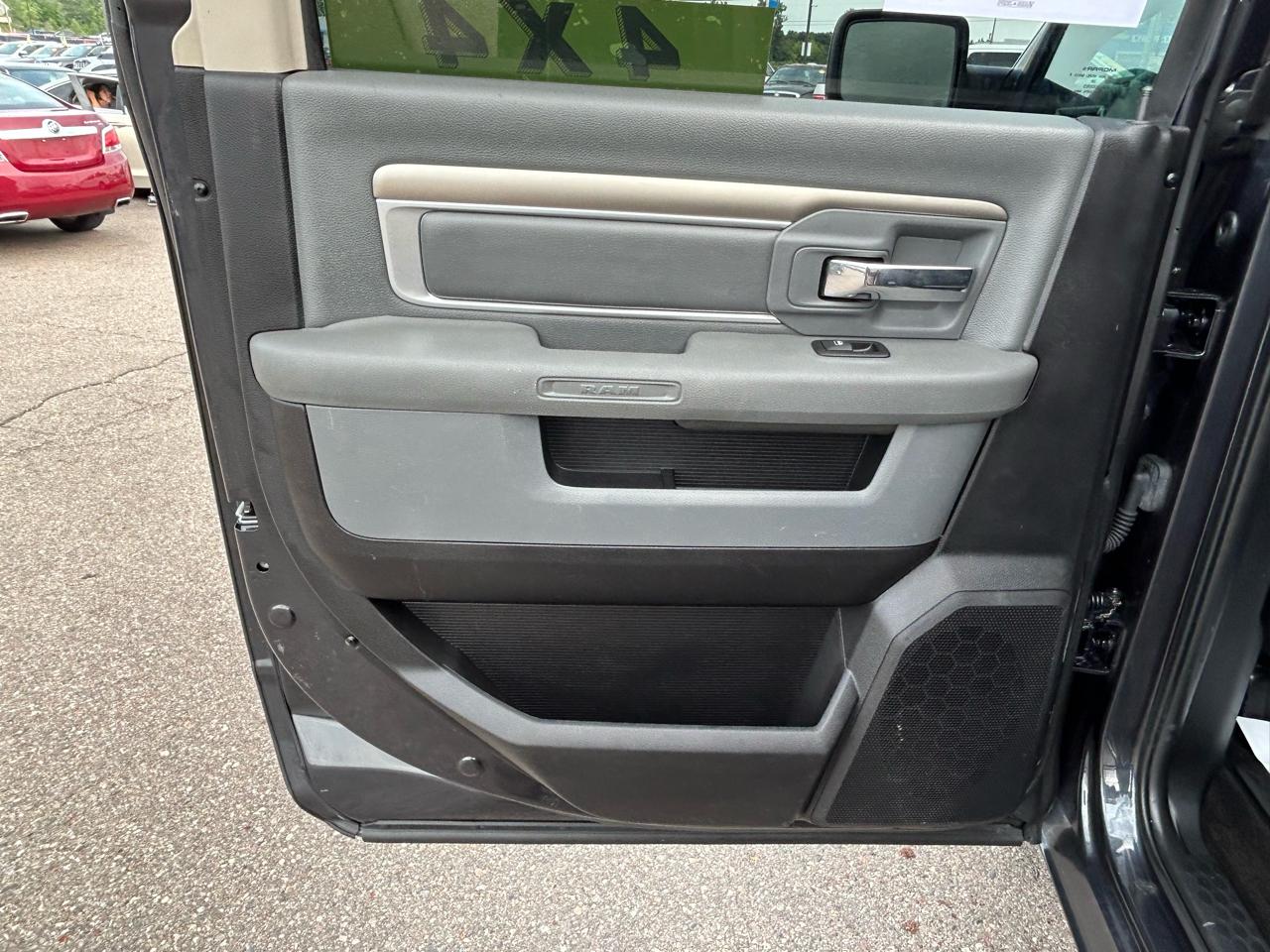 RAM 1500 4WD Crew Cab 140.5" Big Horn 2016