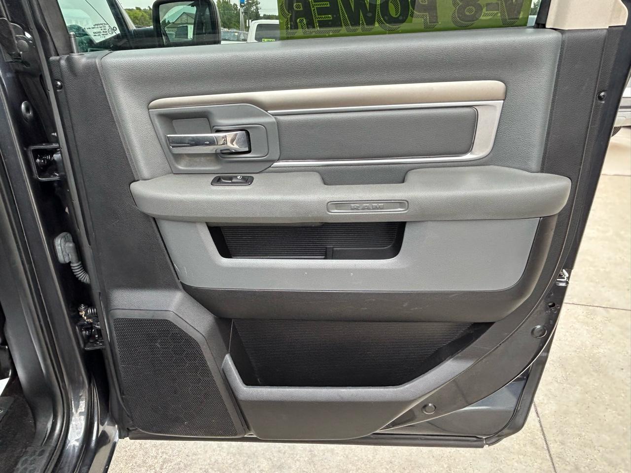 RAM 1500 4WD Crew Cab 140.5" Big Horn 2016