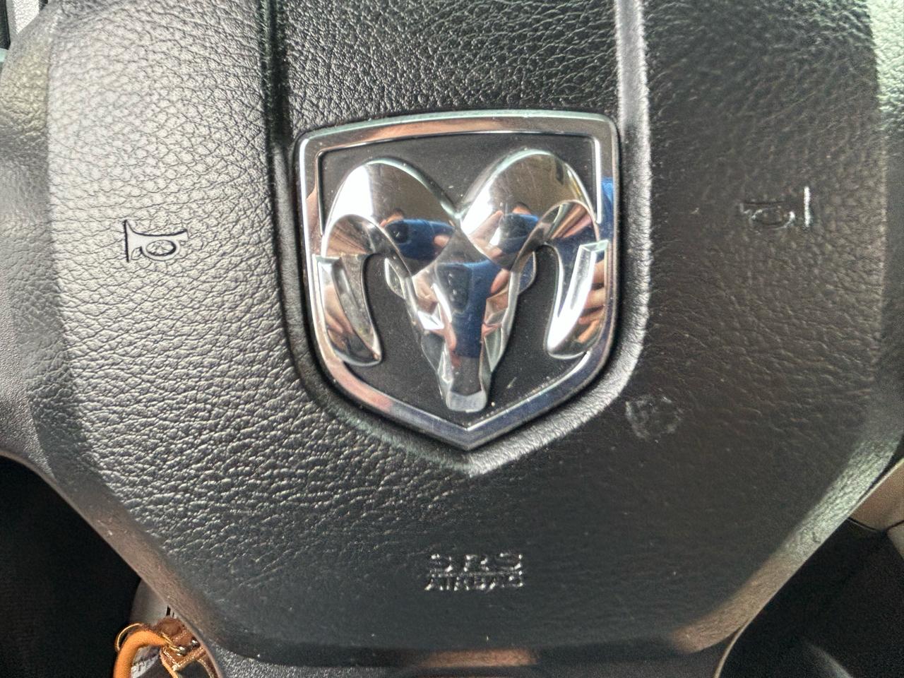 RAM 1500 4WD Crew Cab 140.5" Big Horn 2016