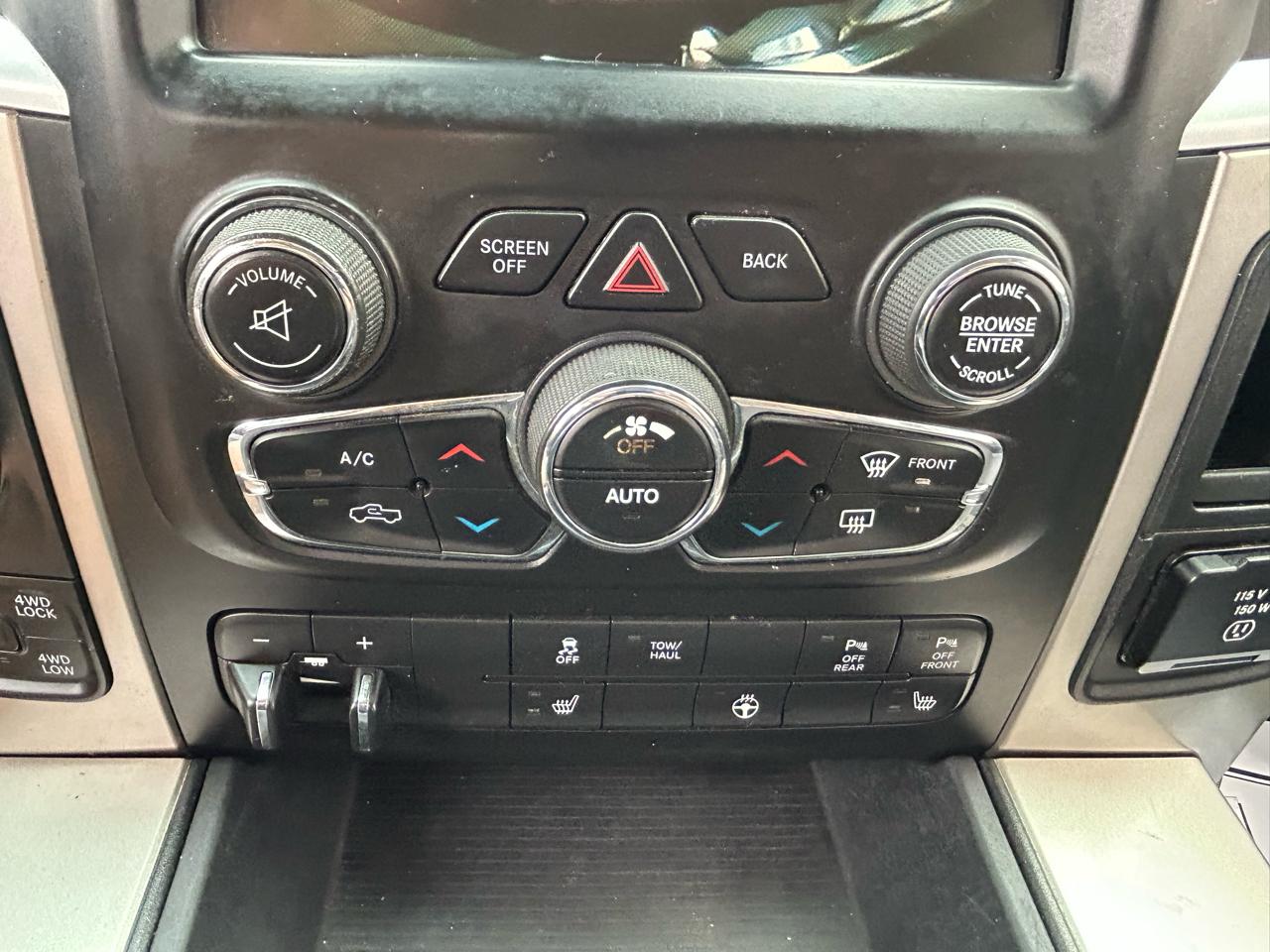 RAM 1500 4WD Crew Cab 140.5" Big Horn 2016
