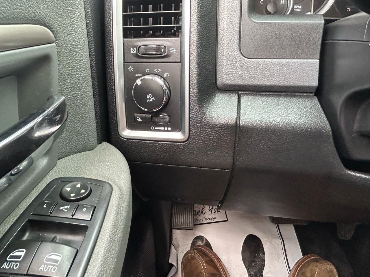 RAM 1500 4WD Crew Cab 140.5" Big Horn 2016