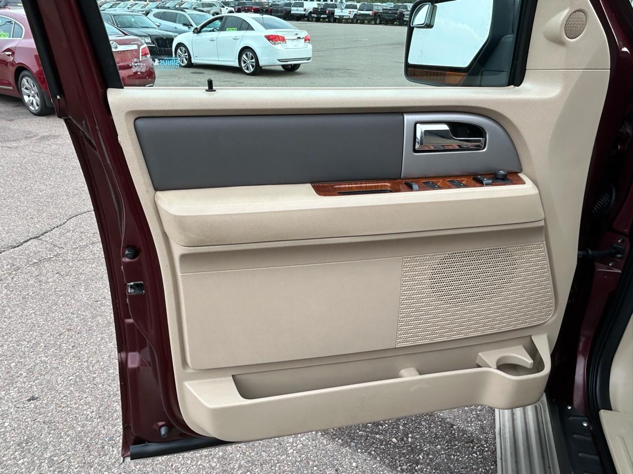 Ford Expedition EL 4WD 4dr Eddie Bauer 2010