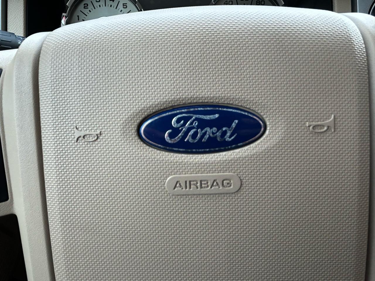 Ford Expedition EL 4WD 4dr Eddie Bauer 2010