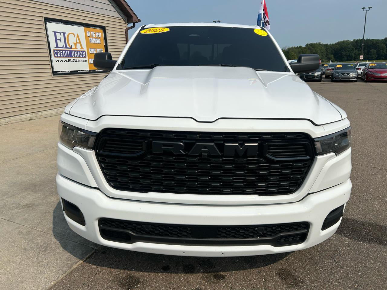 RAM 1500 Tradesman 4x4 Crew Cab 5'7" Box 2025