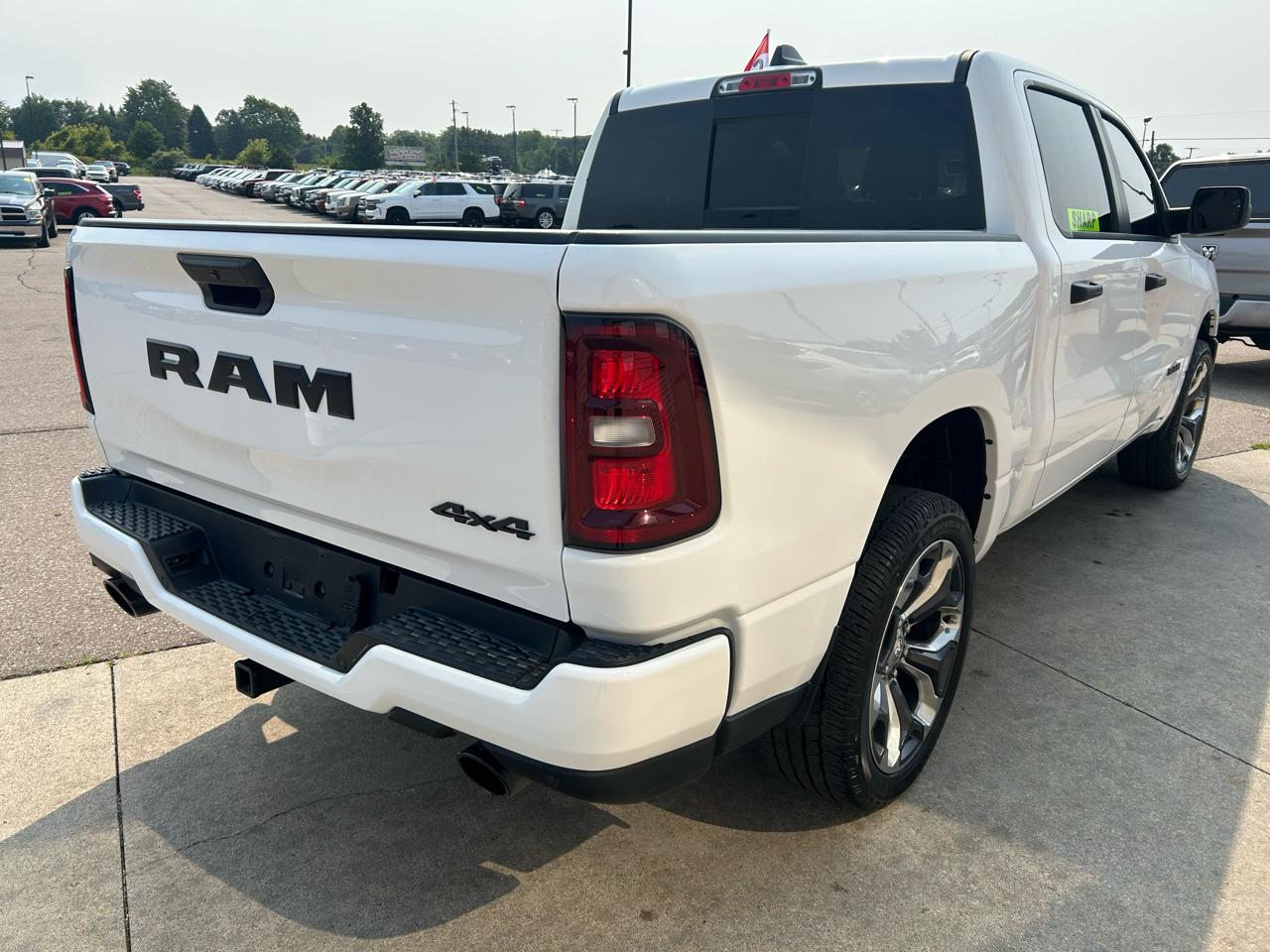 RAM 1500 Tradesman 4x4 Crew Cab 5'7" Box 2025