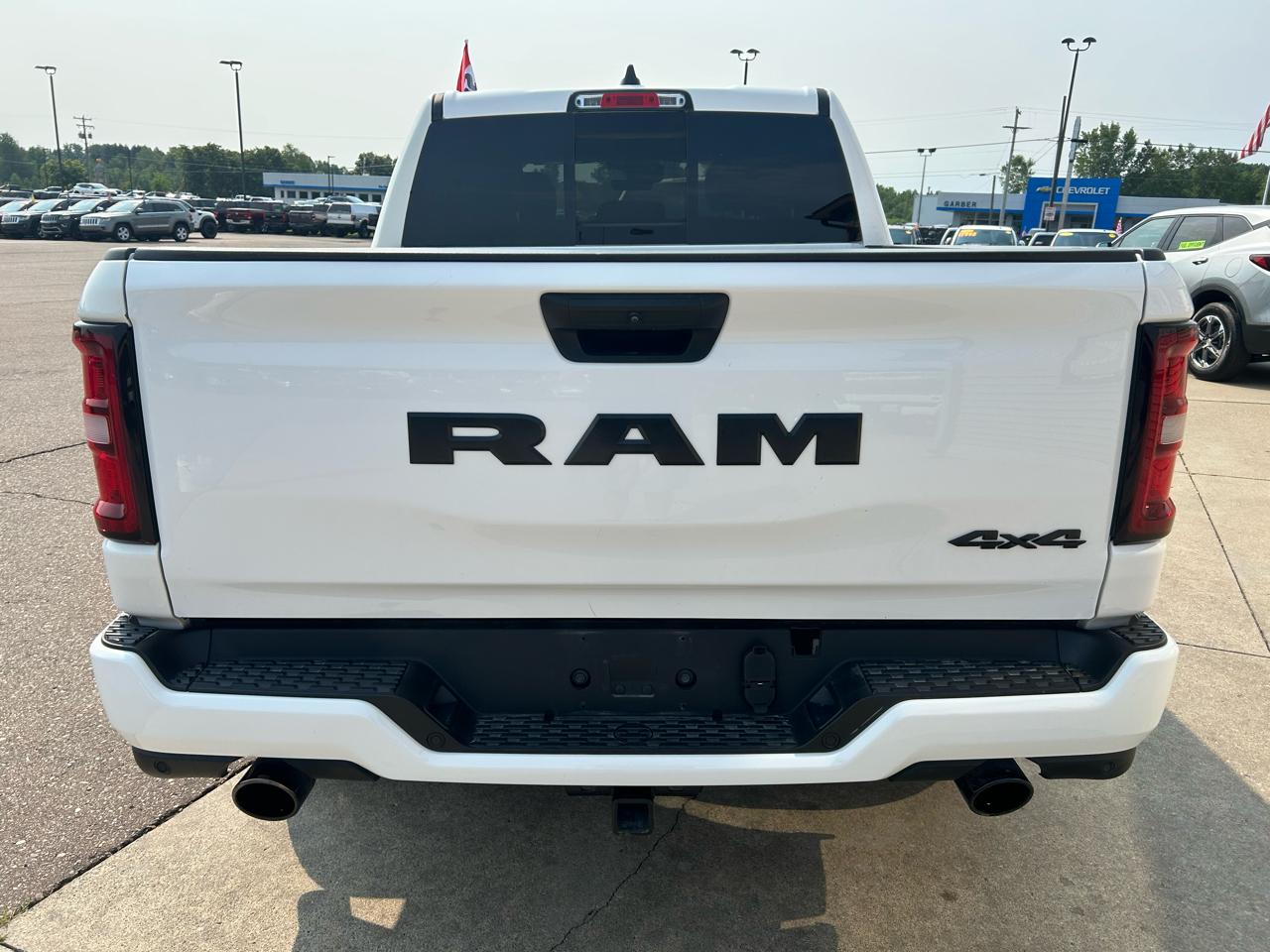 RAM 1500 Tradesman 4x4 Crew Cab 5'7" Box 2025