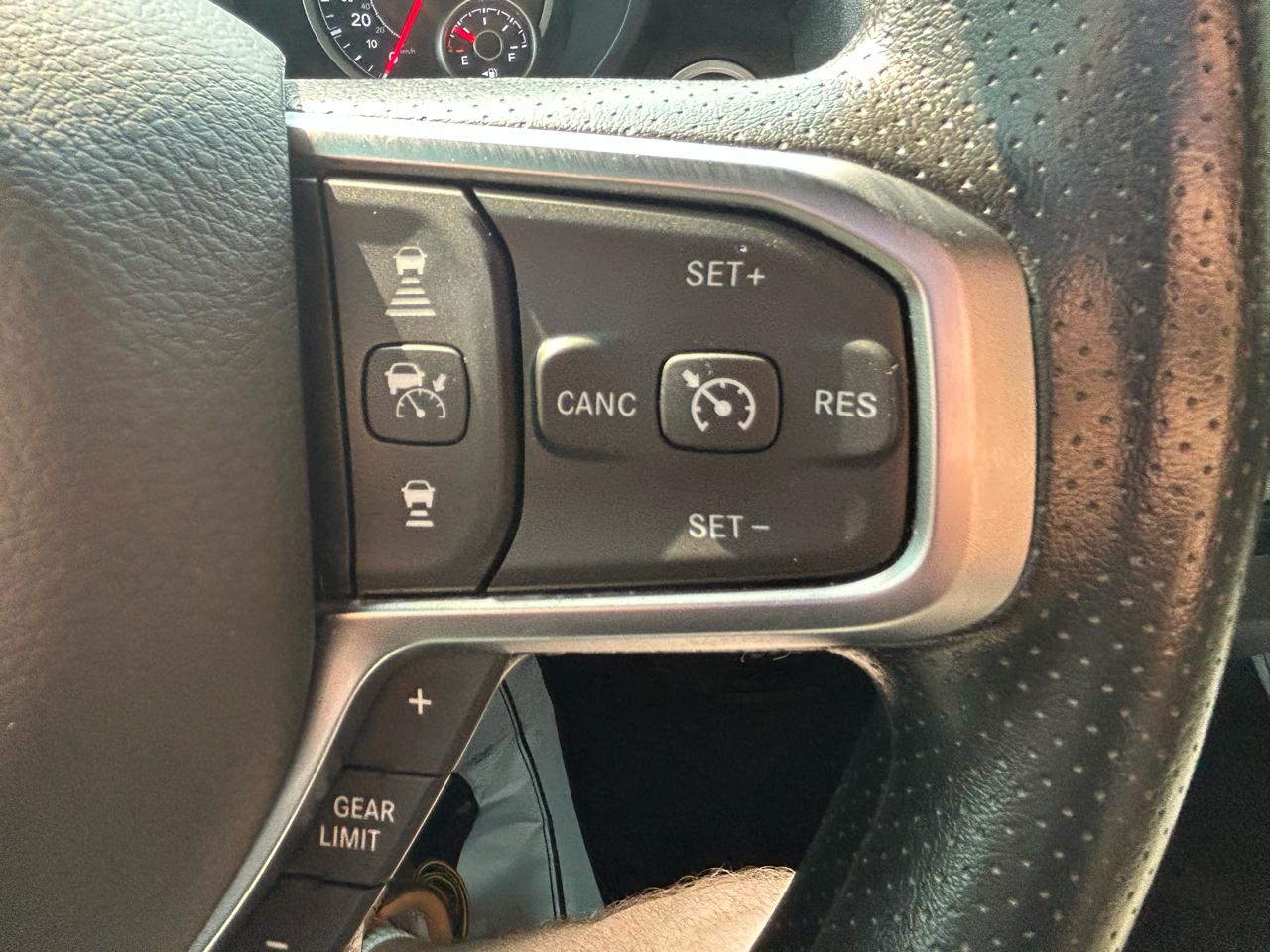 RAM 1500 Tradesman 4x4 Crew Cab 5'7" Box 2025