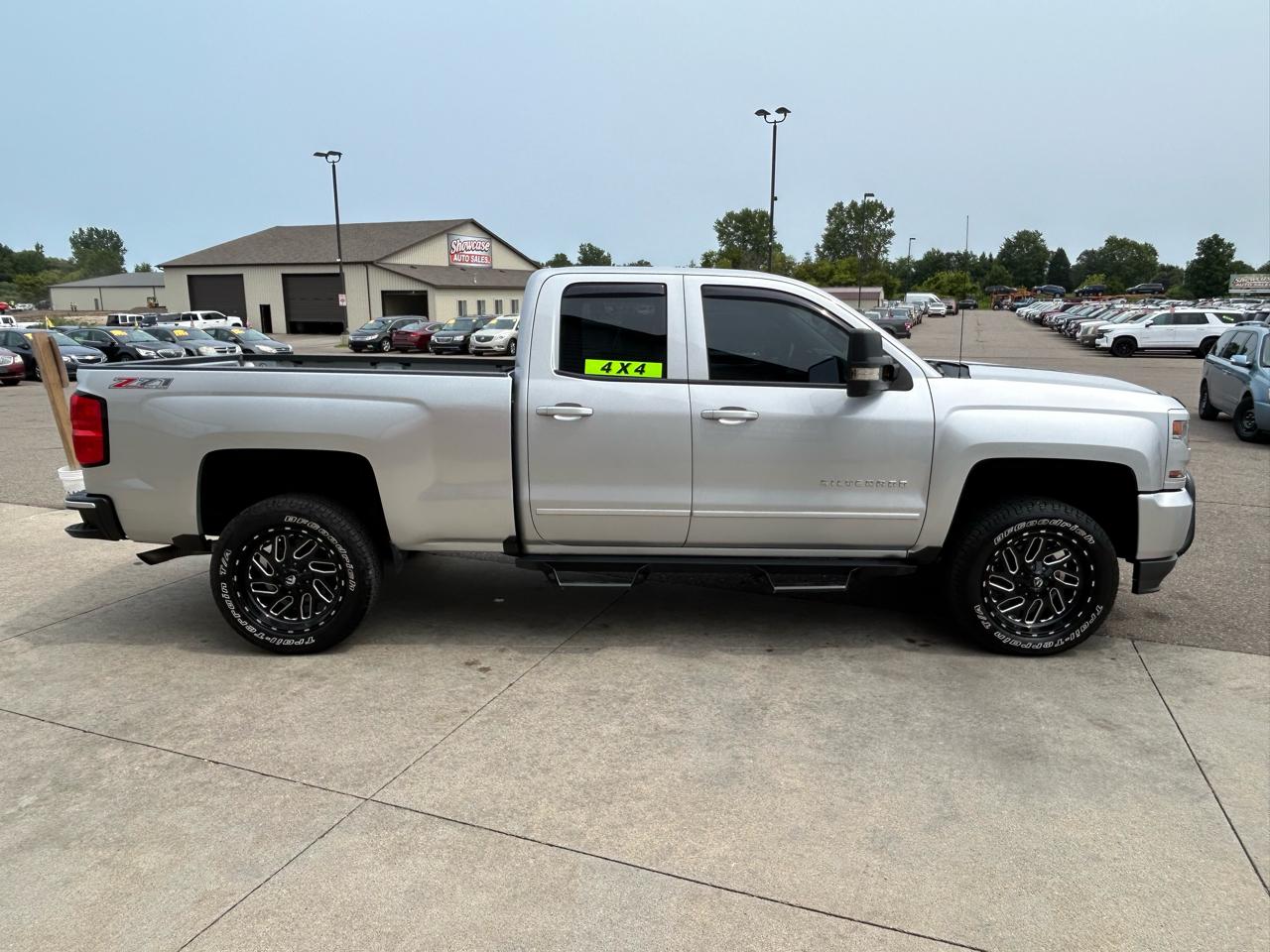 Chevrolet Silverado 1500 4WD Double Cab 143.5" LT w/2LT 2016