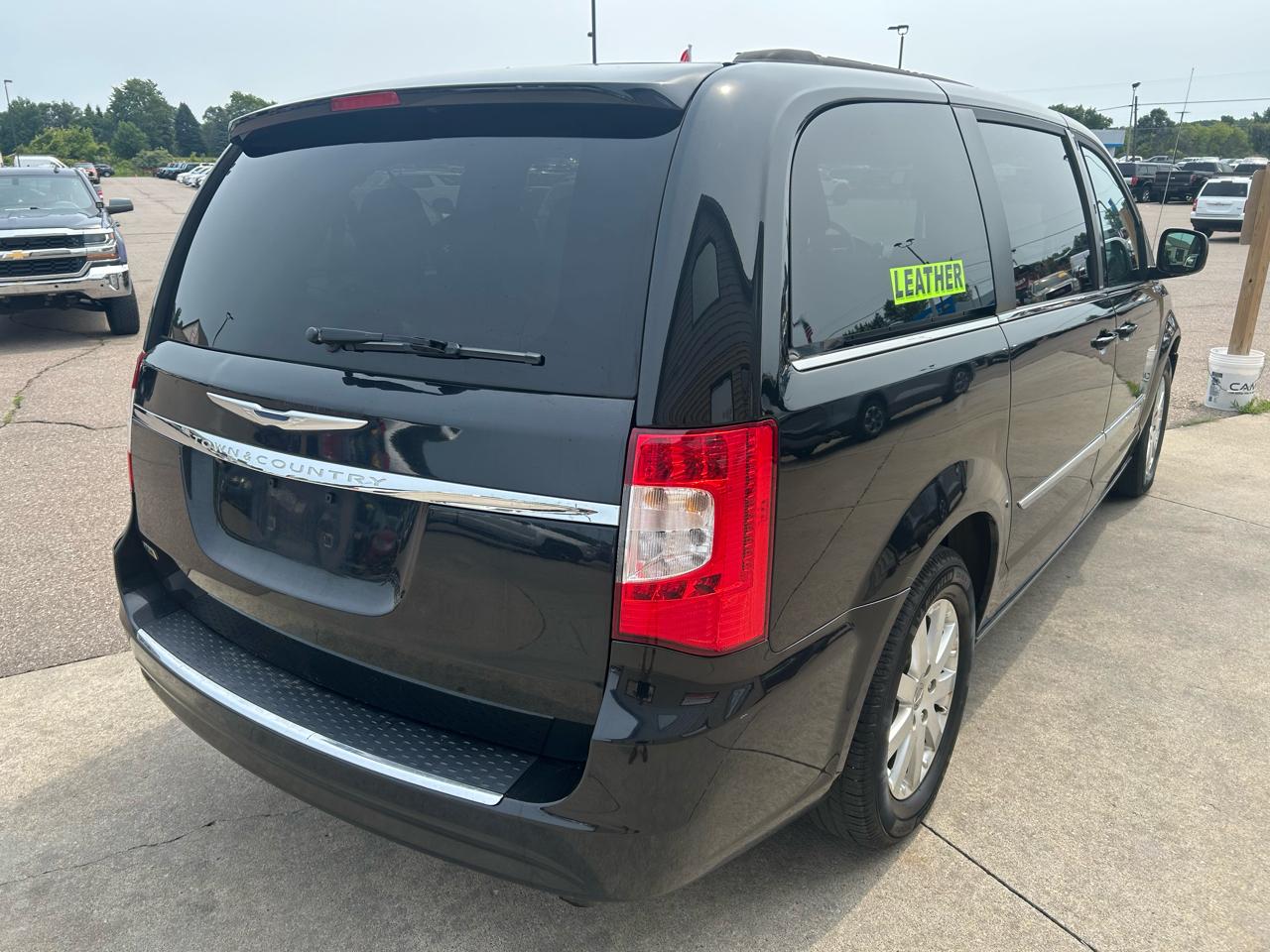 Chrysler Town & Country 4dr Wgn Touring 2014
