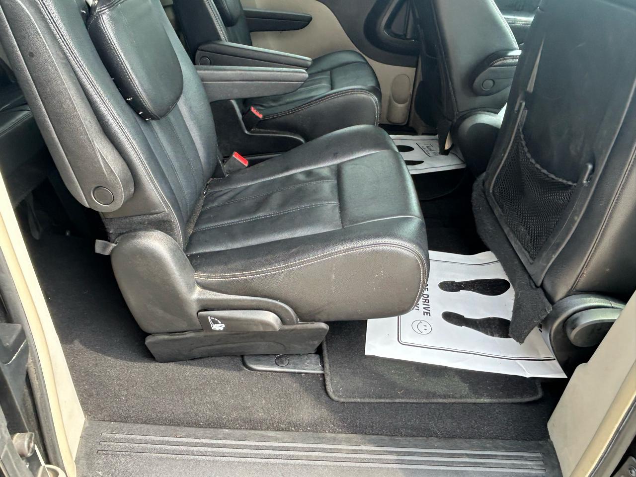 Chrysler Town & Country 4dr Wgn Touring 2014