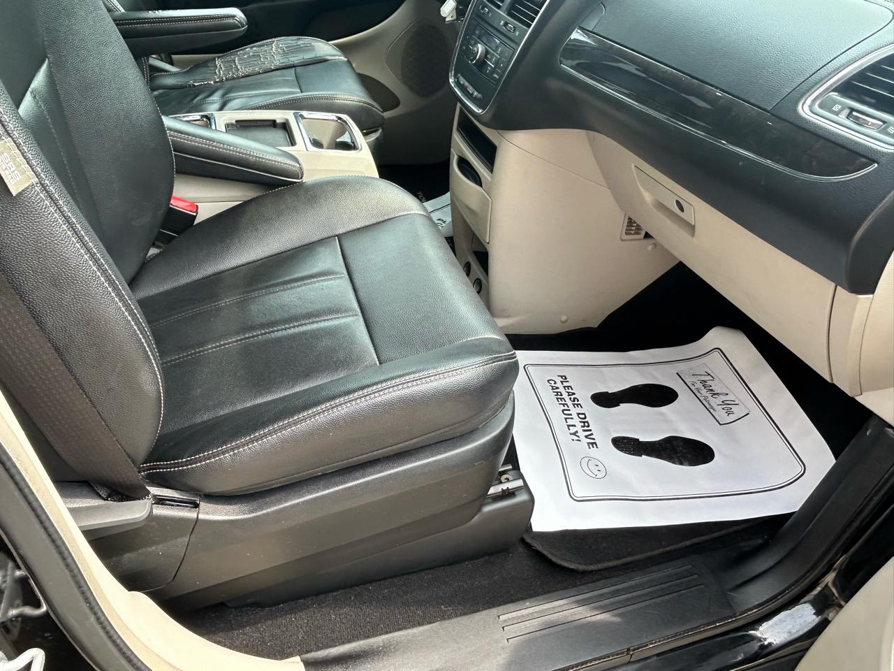 Chrysler Town & Country 4dr Wgn Touring 2014