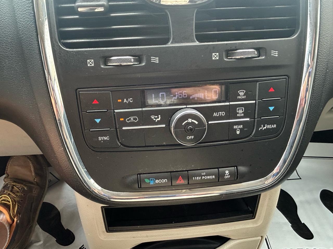 Chrysler Town & Country 4dr Wgn Touring 2014