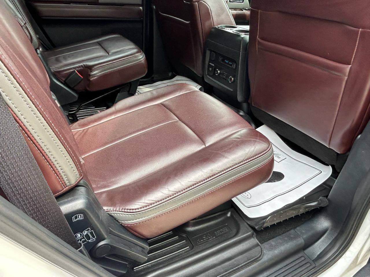 Ford Expedition 4WD 4dr Platinum 2016