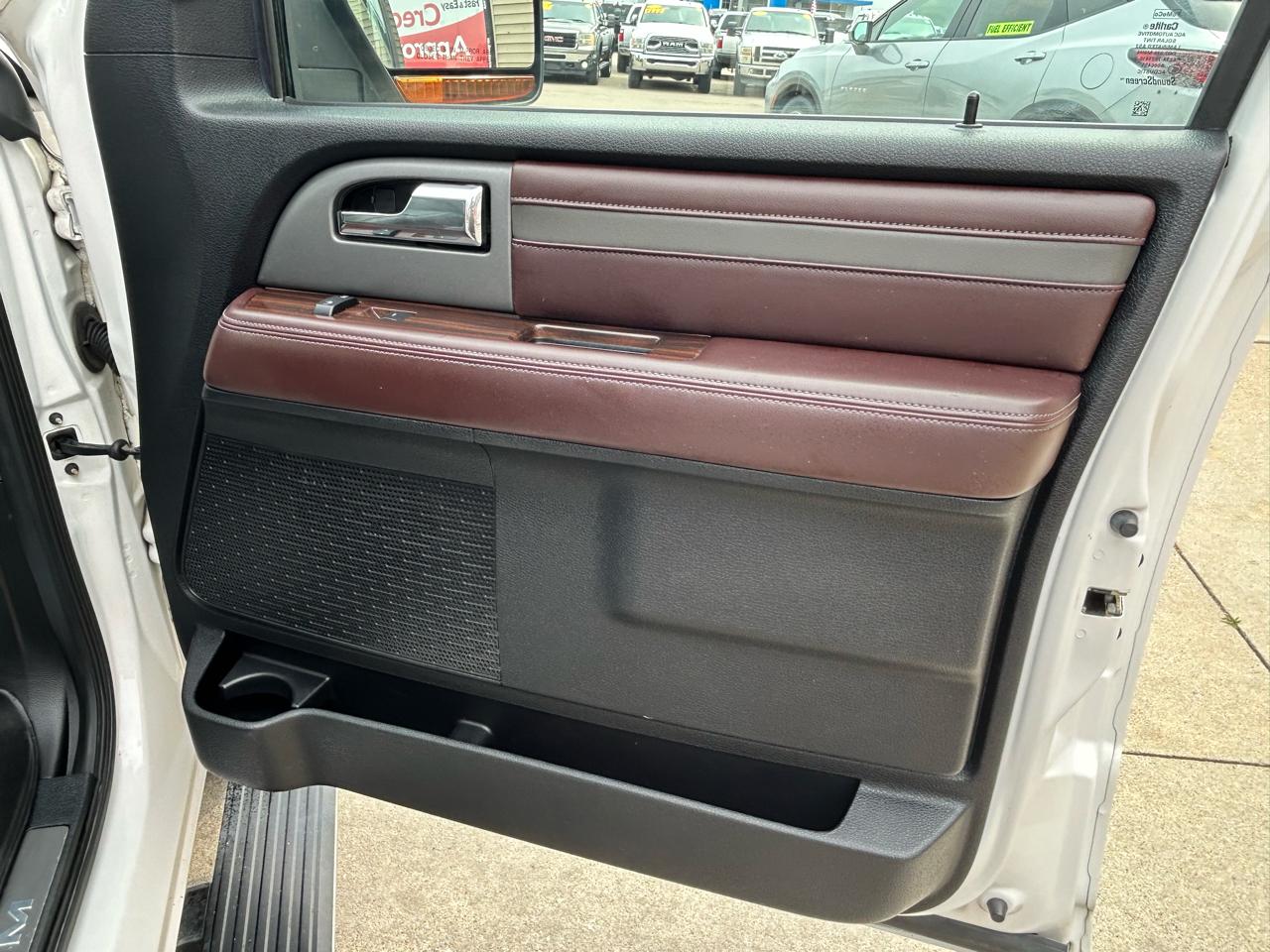 Ford Expedition 4WD 4dr Platinum 2016