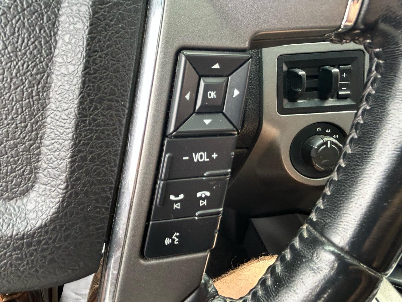 Ford Expedition 4WD 4dr Platinum 2016