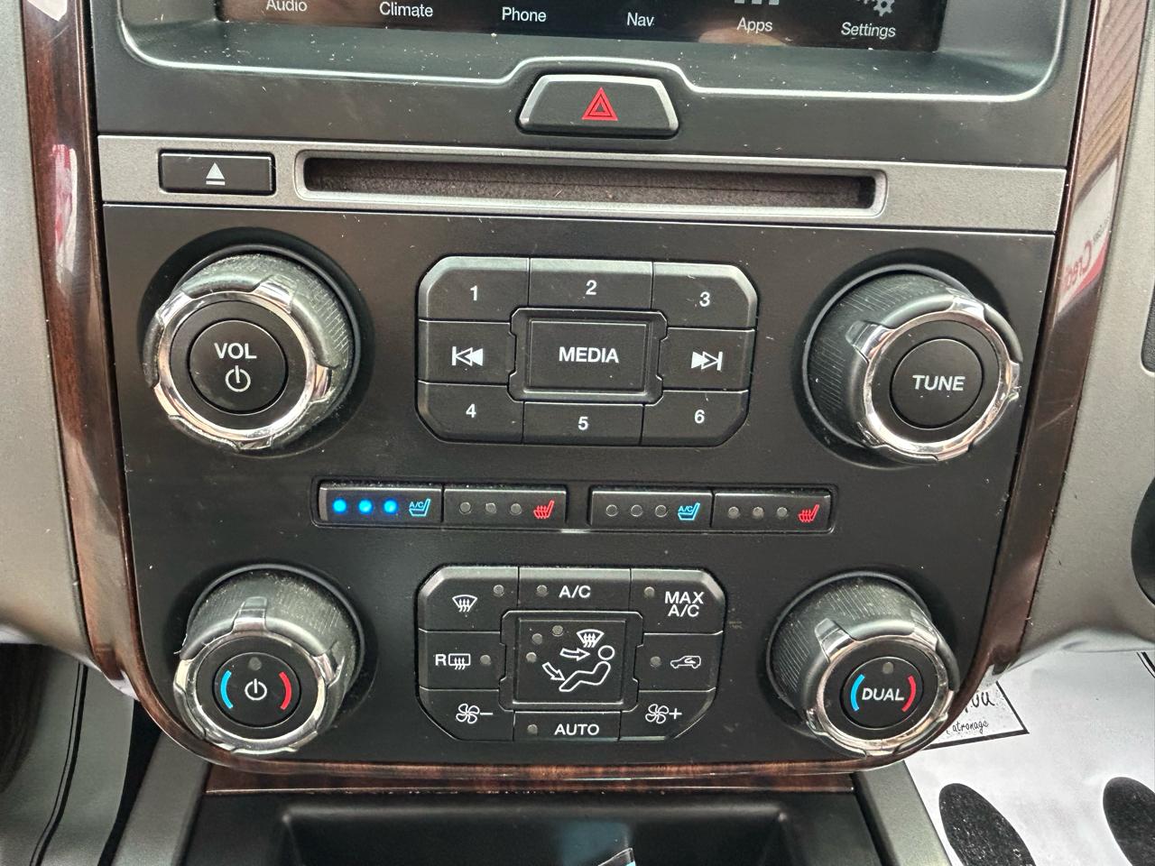 Ford Expedition 4WD 4dr Platinum 2016