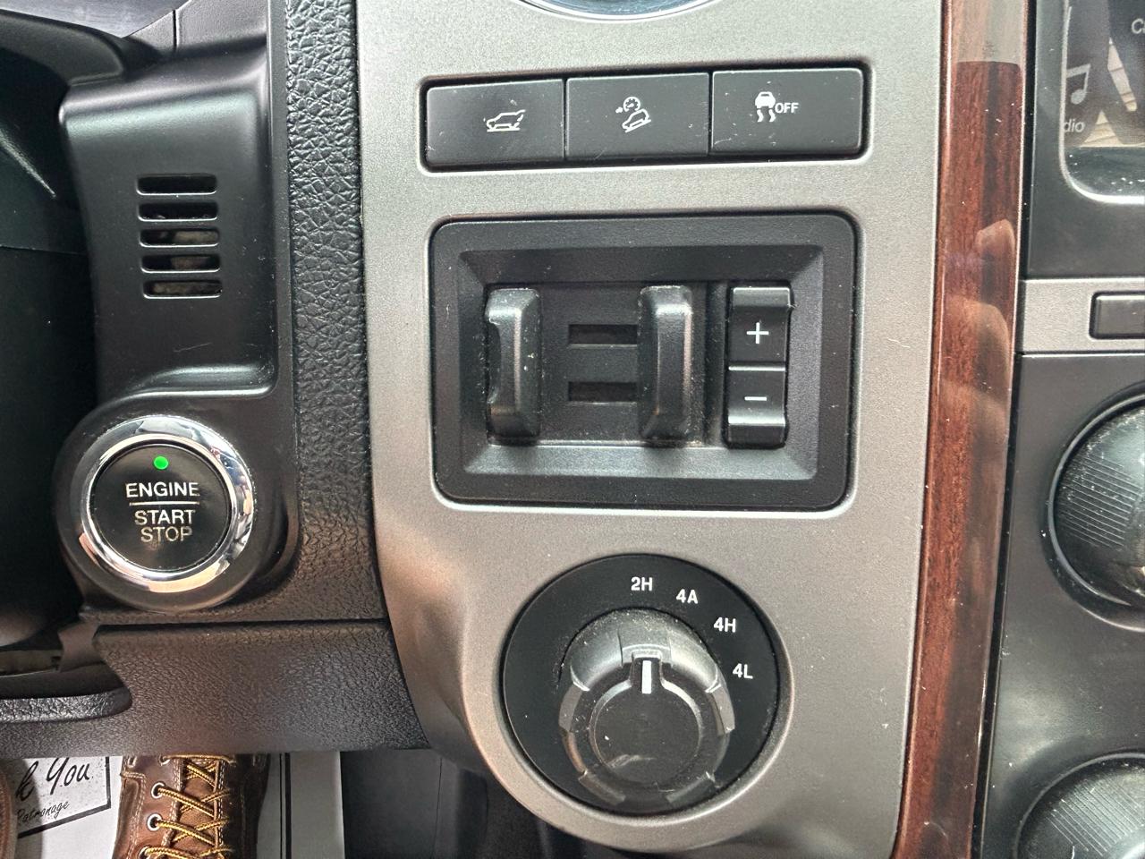 Ford Expedition 4WD 4dr Platinum 2016