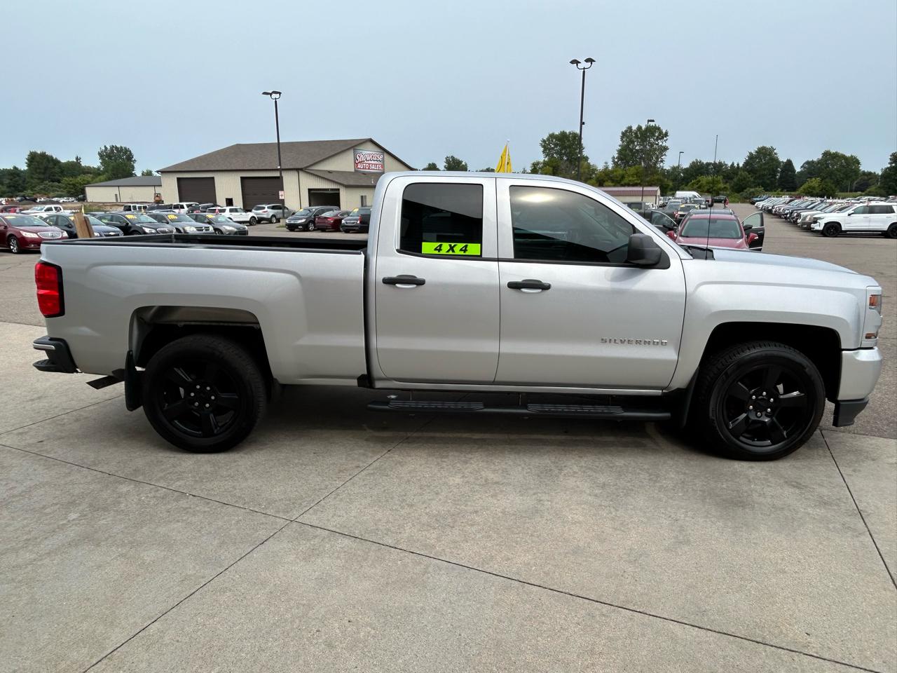 Chevrolet Silverado 1500 4WD Double Cab 143.5" Custom 2018