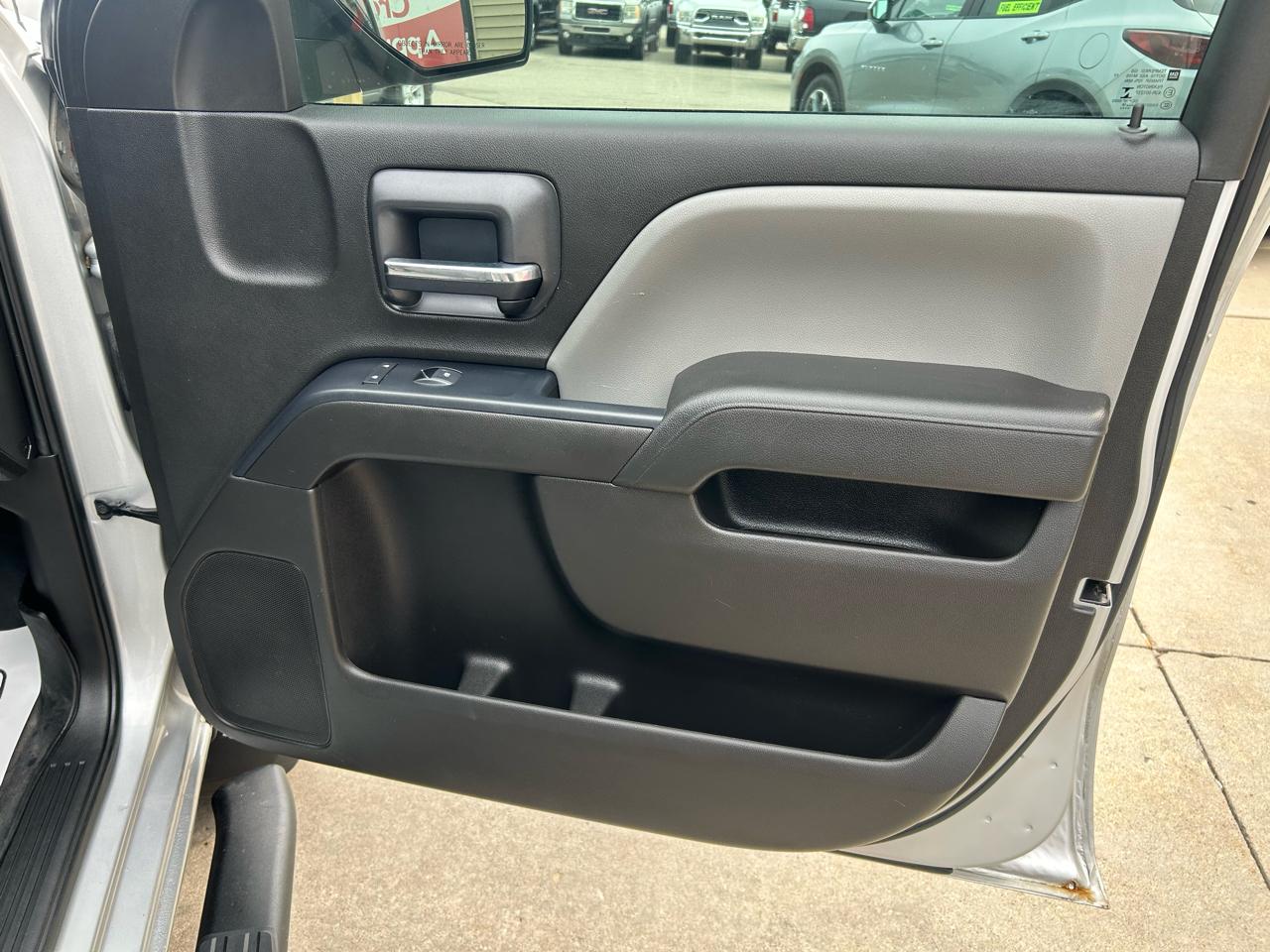 Chevrolet Silverado 1500 4WD Double Cab 143.5" Custom 2018
