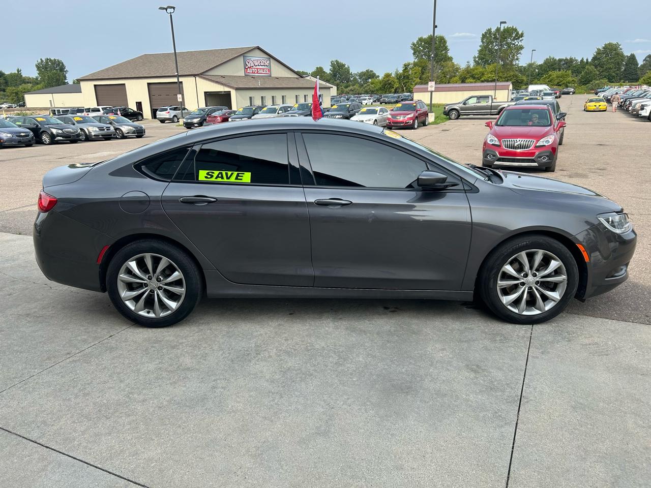 Chrysler 200 4dr Sdn S AWD 2016