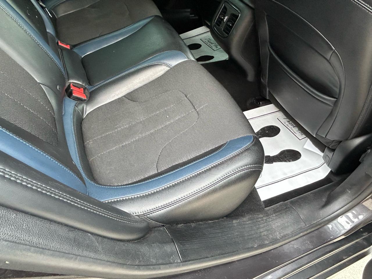 Chrysler 200 4dr Sdn S AWD 2016