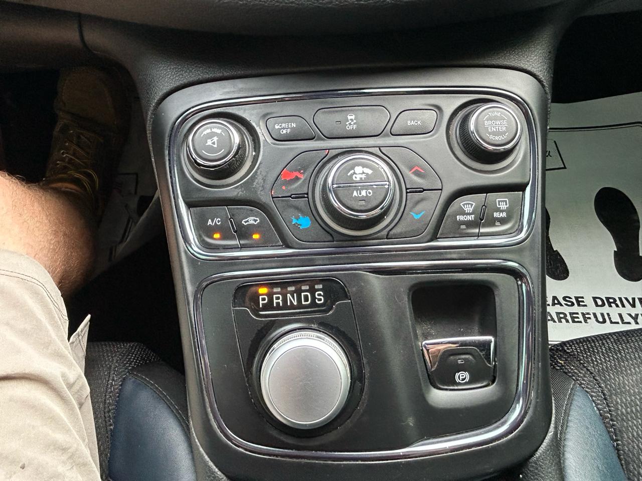 Chrysler 200 4dr Sdn S AWD 2016