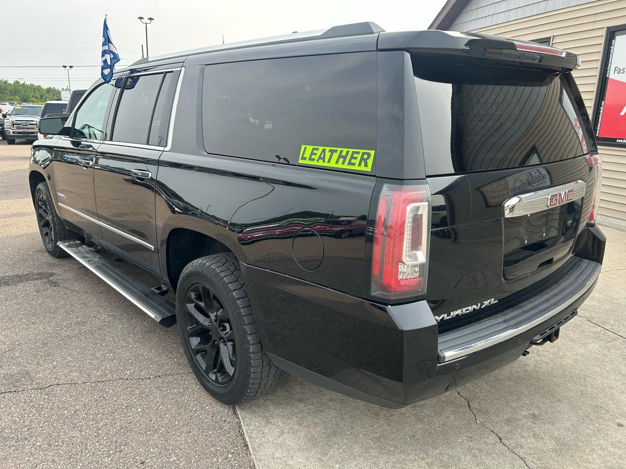 GMC Yukon XL 4WD 4dr Denali 2015